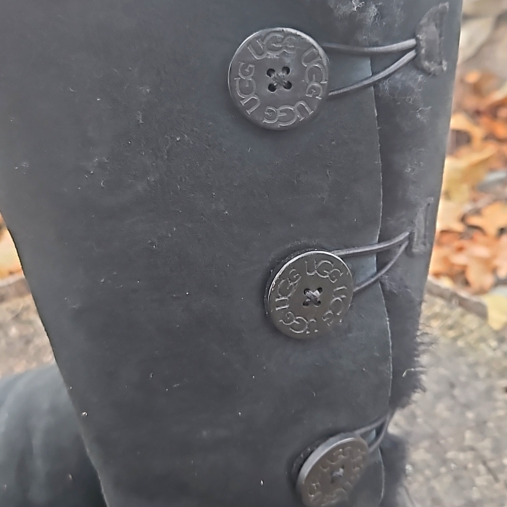 Ugg button boots - Picture 7 of 7